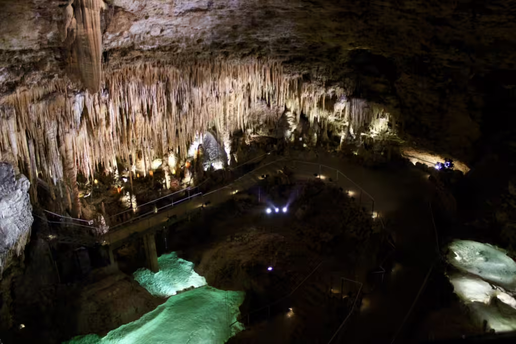 Gouffre de Proumeyssac, and underground cave complex