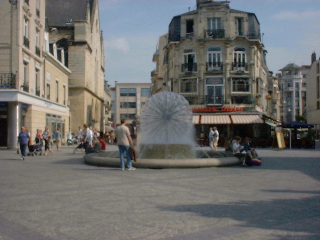 Photo of a fountain in Reims